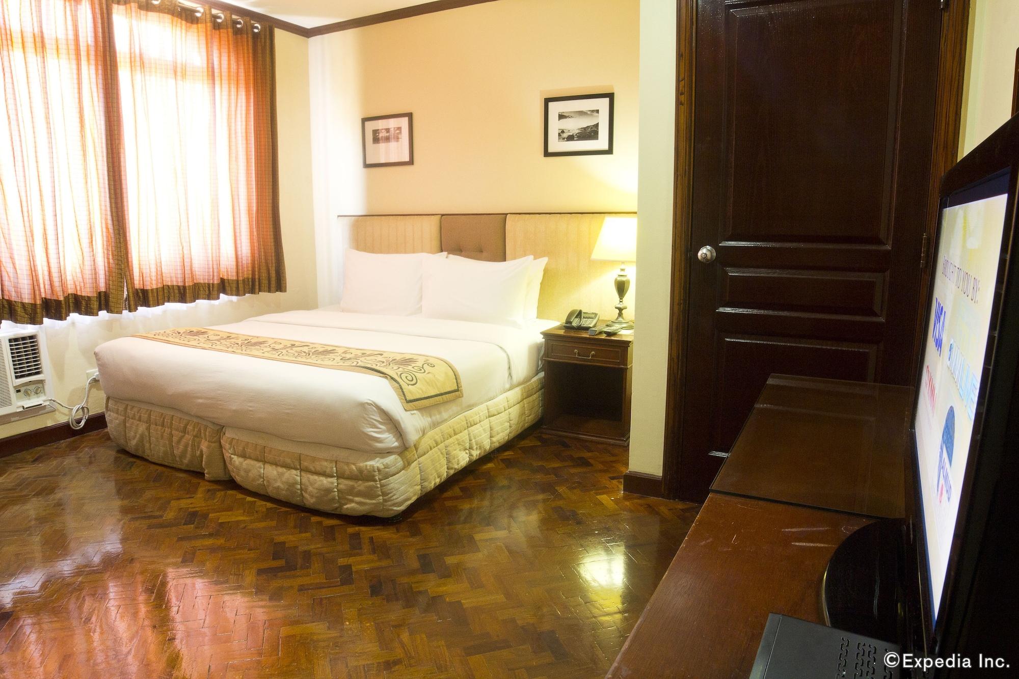 Parque Espana Residence Hotel Managed By Hii Muntinlupa City Екстериор снимка